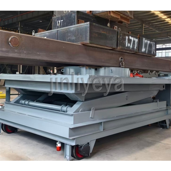 哈尔滨定制升降车（设备可移动，可升降、台面可旋转）